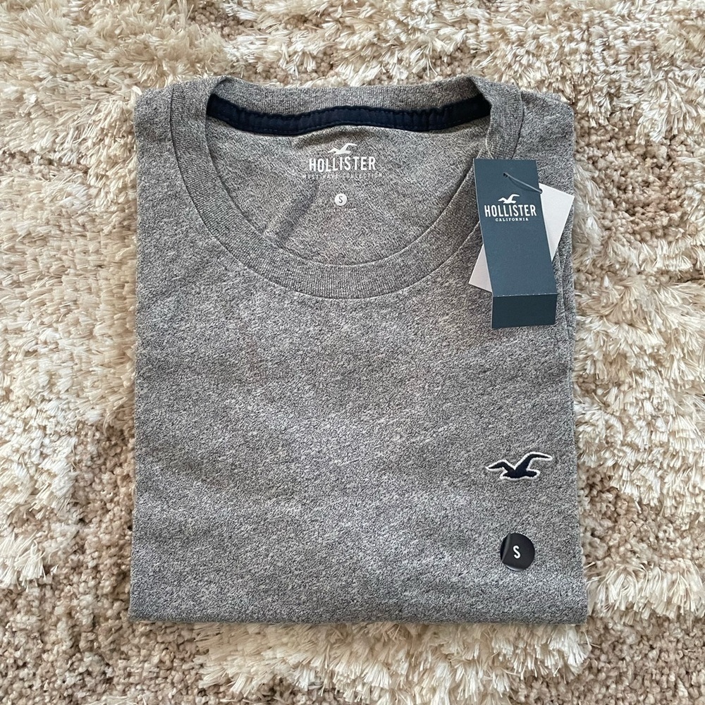 NWT Hollister Heather Gray Logo Tee Size Small